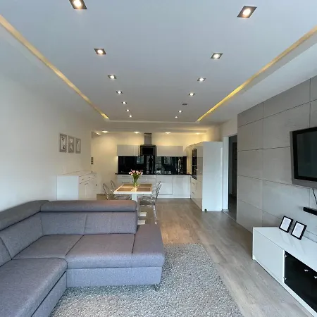 Nowoczesny Z Widokiem Na Rzeke I Jezioro